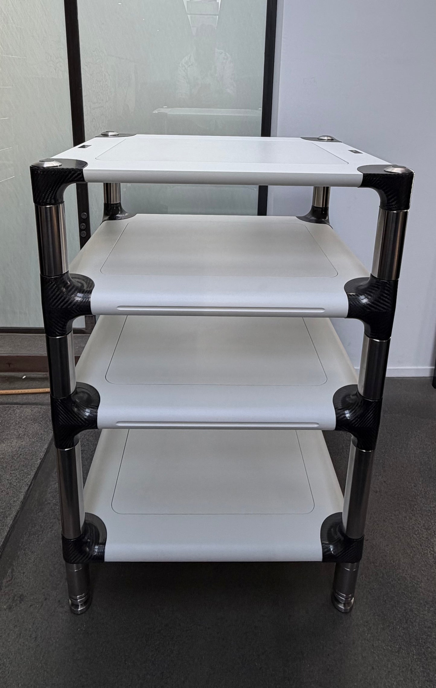 Bassocotinuo Aeroline, Carbon-Faser Audio Rack Occasion